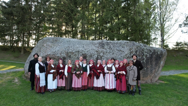 Skuodo rajono kultūros centro Barstyčių skyriaus folkloro ansamblis „Barstītē“